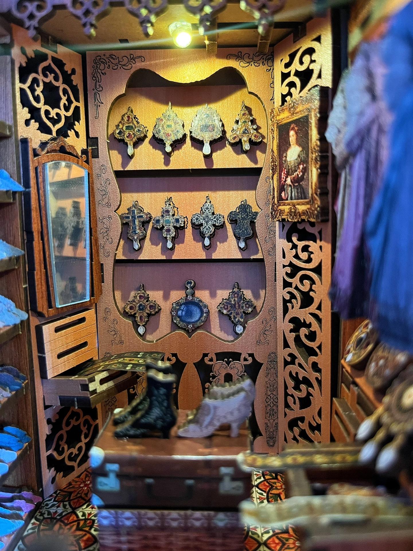 Gorgeous Duchess Wardrobe DIY Book Nook Kit - DIYative™