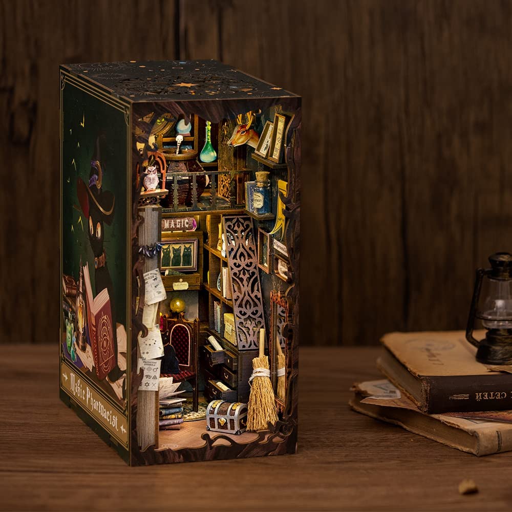 Magic Pharmacist DIY Book Nook - DIYative™