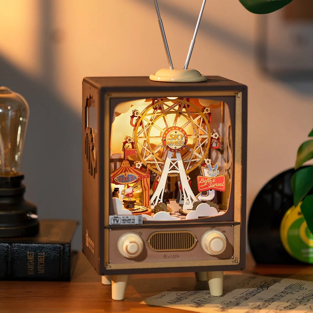 Sunset Carnival Retro TV DIY 3D Puzzle - DIYative™