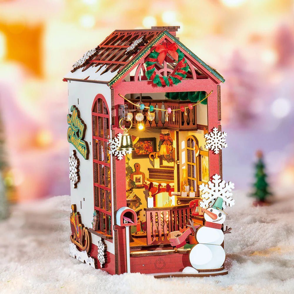 Christmas Alley 3D DIY Book Nook Kit - DIYative™