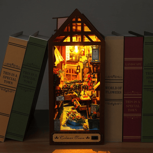 Colmar Town DIY Book Nook - DIYative™