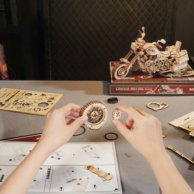 Cruiser Motorcycle Mechanical Gear 3D Wooden Puzzle - DIYative™