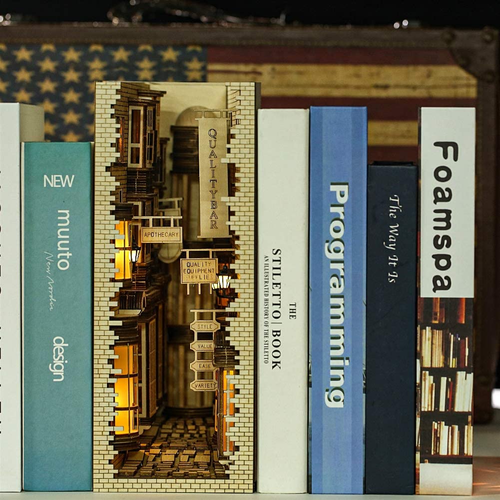 Diagon Alley Book Nook 3D Puzzle - DIYative™