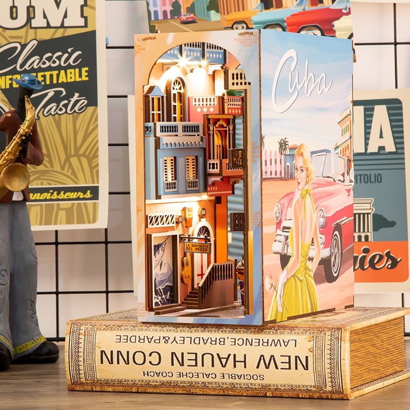 Havana Stroll Book Nook 3D Wooden Puzzle - DIYative™