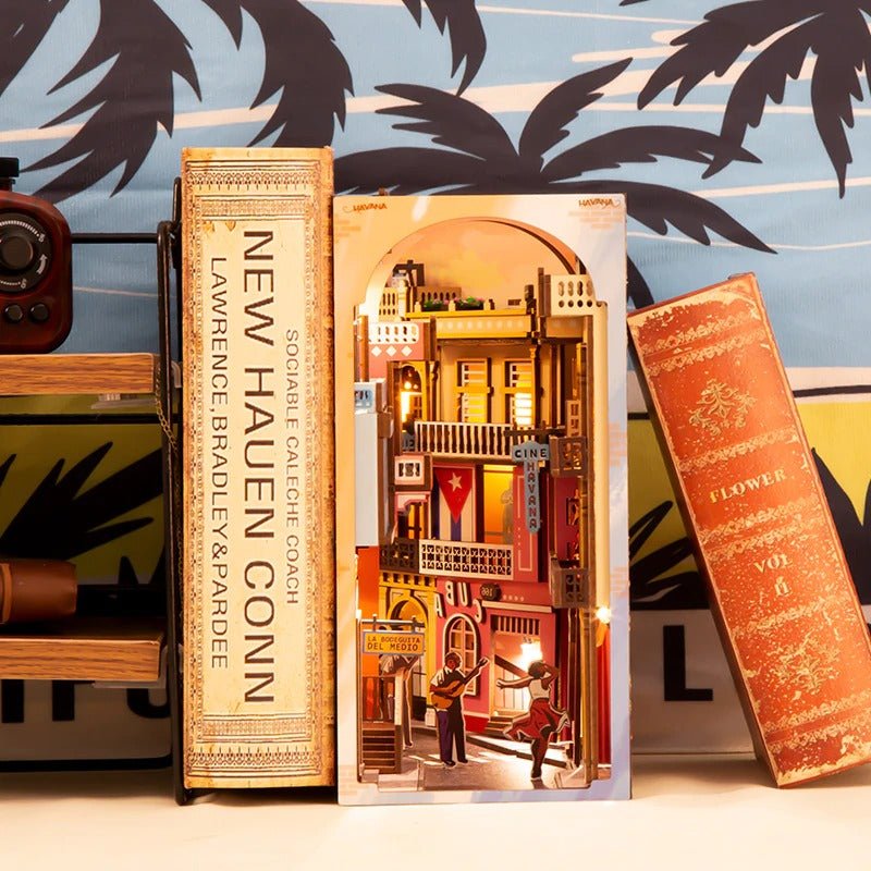Havana Stroll Book Nook 3D Wooden Puzzle - DIYative™