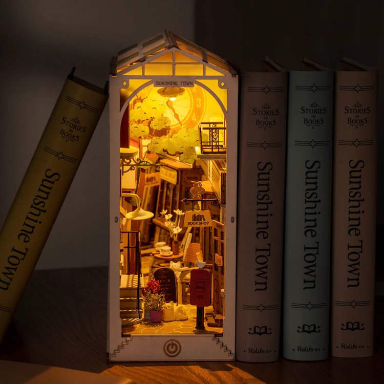 ROBOTIME DIY Book Nook Kit with LED Light Decorative Bookend (Garden  House+Time Travel)